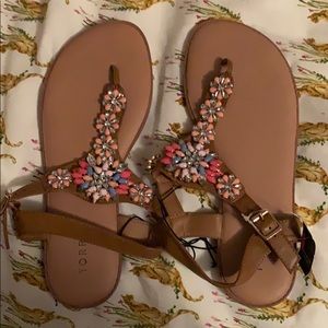 New Torrid Floral Gem Brown T-Strap Sandal Sz 9